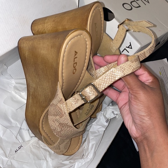 Beautiful brown wedges from Aldo ! - Picture 3 of 5